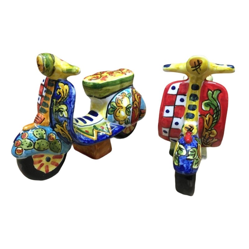 Vespa de cerámica de Caltagirone (1 Unidad) decoración aleatoria estilo Carro Siciliano - L 17 x 12 cm aprox. - 