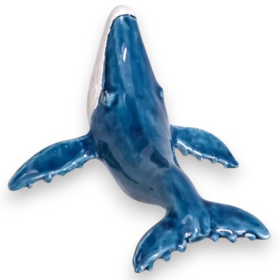 Blue Whale, freestanding, in fine Sicilian ceramic, approx. 6 x 12 cm high. 100% handmade.