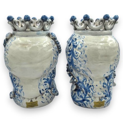 Têtes mauresques siciliennes (paire), env. 25 cm de haut, céramique de Caltagirone, modèle Braid, bleu antique