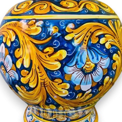 Luminária tríptica, decoração em estilo barroco siciliano (vendida individualmente), decoração barroca e floral, fundo azul.