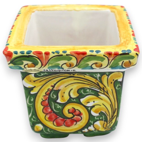 Vierkante vaas, Caltagirone keramiek, ca. L 14 x H 12 cm....