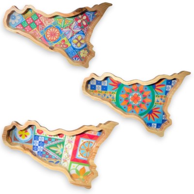 Taca sosnowa w kształcie Sycylii - ok. 17 x 25 cm. Różne dekoracje (1 sztuka)