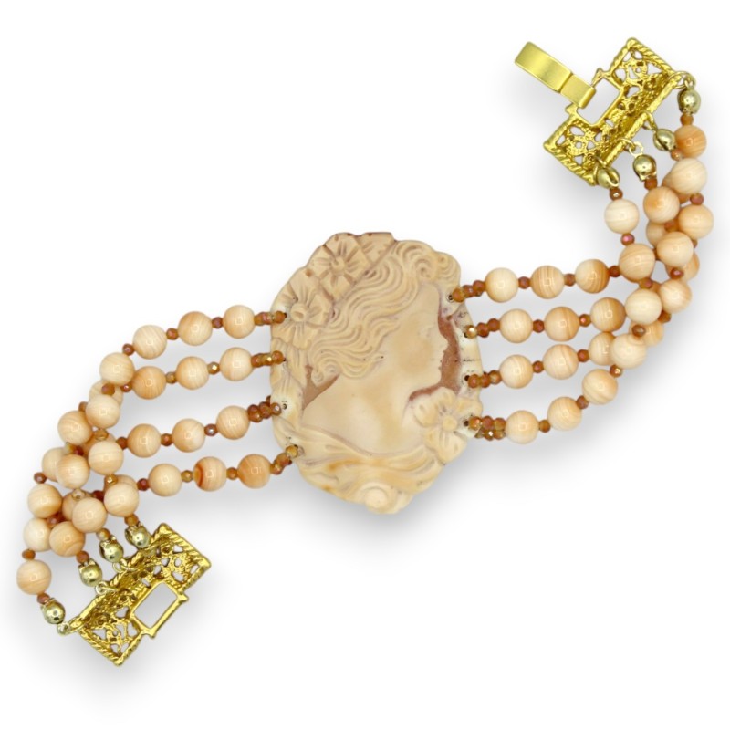 Handgefertigtes Armband mit drei...
