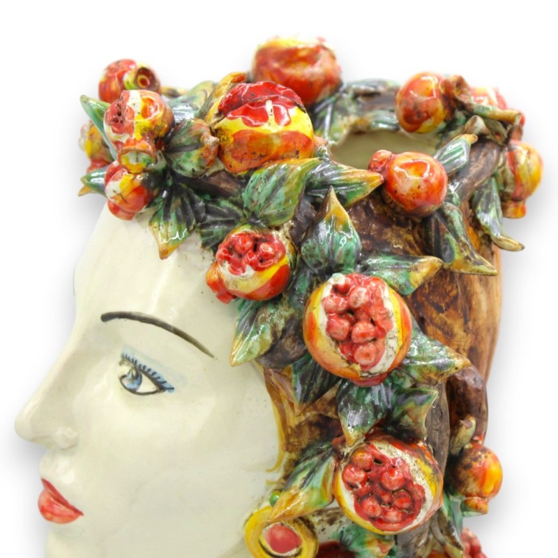 Busto de mulher com pescoço comprido,...