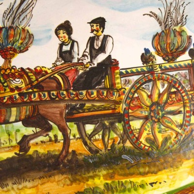 Ornamentaler ovaler Teller, Caltagirone-Keramik, ca. 60 x 40 cm. Barocke Dekoration, sizilianische Wagenszene.