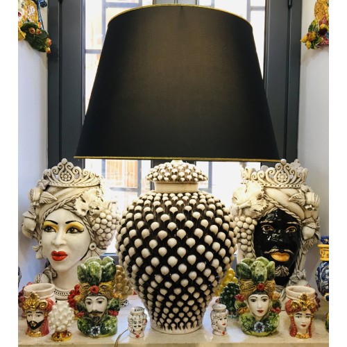 Lume Pigna Caltagirone lengte Bianco Anticato Paralume Nero - 