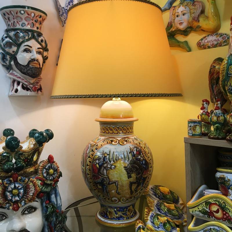 Lampe baroque en céramique sicilienne, Bataille des Paladins, hauteur environ 85 cm - 