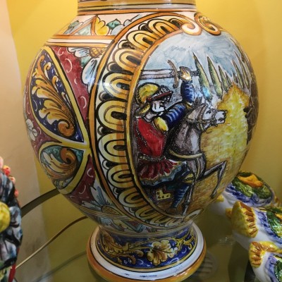 Baroque Sicilian ceramic lamp, Battle of the Paladins, height about 85 cm - 
