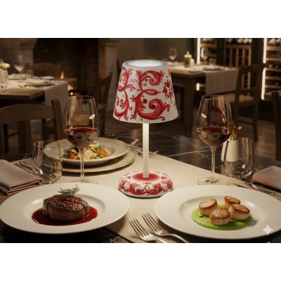 Lampe de table rechargeable, avec pied et abat-jour en céramique de Caltagirone, hauteur de 25 à 40 cm (1 unité). Décors variés.