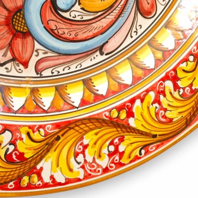 Sierbord met rand, Caltagirone-keramiek, Ø ca. 55 cm. Met Paladijnbuste en barokke decoratie.
