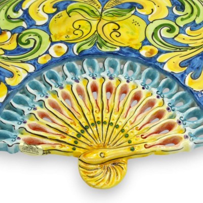 Decorative hanging fan, in Caltagirone ceramic, L 43 x h 25 cm approx. (1 unit) Two decoration options