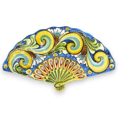Dekorativ hängande fläkt, Caltagirone keramik, L 22 x H 13 cm ca. (1 enhet) Två dekorationsalternativ