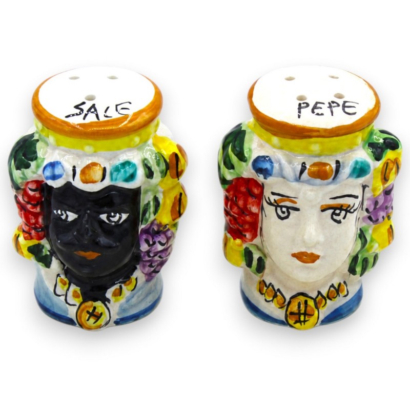 Ensemble sel et poivre, deux têtes de...