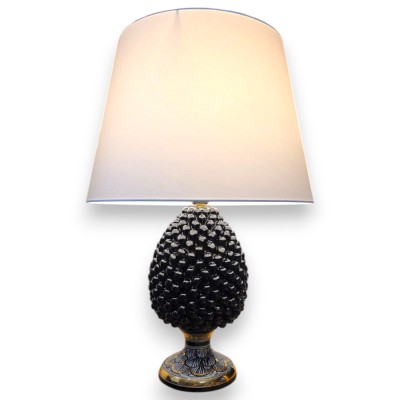 Pijnappellamp Caltagirone, ca. 65 cm hoog. ÈLITE-serie, zwart met pauwensteel, modern design, 24-karaats puur goud emaille.