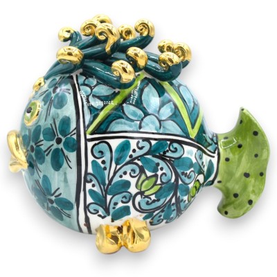 Peixe-balão de cerâmica Caltagirone, aproximadamente 15 x 17 cm. Ouro 24k, esmalte verde-azulado e verde, design moderno.
