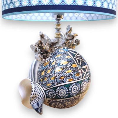 Lampa w kształcie ryby rozdymkowatej, ceramika Caltagirone, ok. 55 x 35 cm. Platyna i emalia z 24-karatowego złota, nowoczesna d