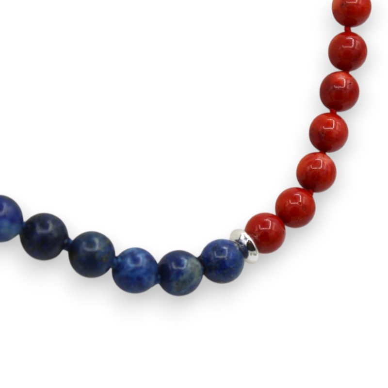 Handgjort halsband med lapis...