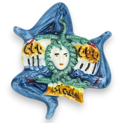 Aimant, céramique de Caltagirone, modèle Trinacria, h 8 x l 7 cm environ (1 unité) Différentes options de couleur