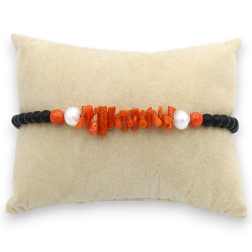Armband med matta onyxpärlor, längd ca 20 cm. Med...