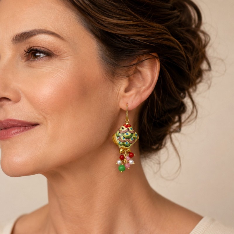 Handgemaakte oorbellen in de vorm van...