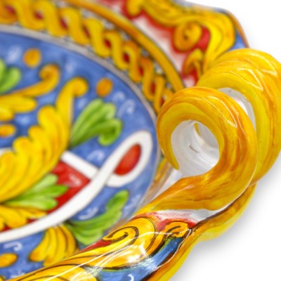 Ozdoba centralna w kształcie muszli z uchwytami z wężowego drewna, ceramika Caltagirone, Ø ok. 38 cm, wstążka, dekoracja barokow