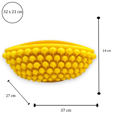 Centro de mesa oval em forma de pinha, cerâmica de Caltagirone, aproximadamente 37 x 27 cm. Amarelo, cor única.