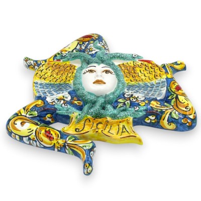 Trinacria aus Caltagirone-Keramik, ca. 38 x 38 cm, blauer Hintergrund, Dekor mit Zitrone und Granatapfel.