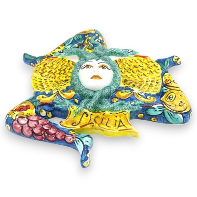 Trinacria aus Caltagirone-Keramik, ca. 38 x 38 cm, blauer Hintergrund, Dekor mit Zitrone, Granatapfel und Weintraube.