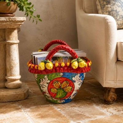 Caltagirone keramisk korg, ca 25 x 27 cm. Siciliansk vagndekoration, sol och fikonkaktusspade med citroner.