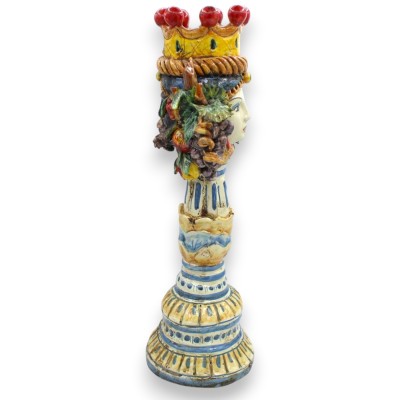 Janus-Bifrons-Kerzenleuchter mit zwei Gesichtern, Caltagirone-Keramik, ca. 38 cm hoch. Antikblauer Hintergrund mit roten Details