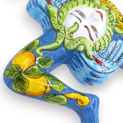 Trinacria in pregiata ceramica Siciliana, h 36 cm ca. Blu Antico, decoro Ficodindia, Melograni e Limoni