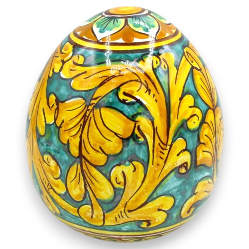 Œuf en céramique de Caltagirone, env. 15 x 12 cm. Décor...