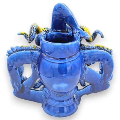 Trinacria Modellkopf, ca. 28 x 27 cm, sizilianische Keramik, reich verziert mit Reliefapplikationen, blauer Hintergrund, dritter