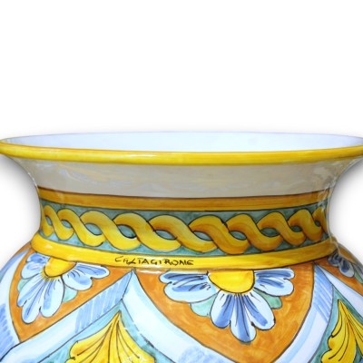 Paragüero grande, cerámica de Caltagirone, aprox. 50 x 33 cm. Decoración barroca, floral y trenzada.