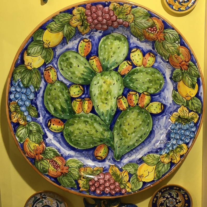 Piatto i Falda Ornamentale i siciliansk keramik tillverkad och dekorerad av hand-diameter cm 60 - 