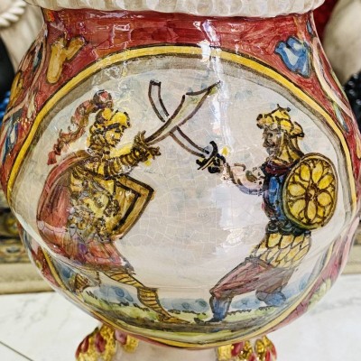 Siciliaanse Moorkoppen (paar) h ca. 45 cm Caltagirone - Dennenappelkroon, puur goud en parelmoer email, figuren op de ac