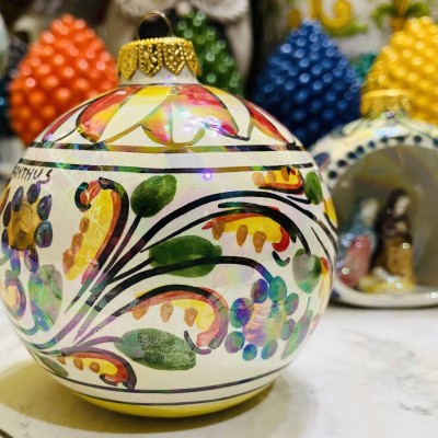 Bola de Navidad con Belén, esmalte Nácar, cerámica Caltagirone, altura 10cm - 