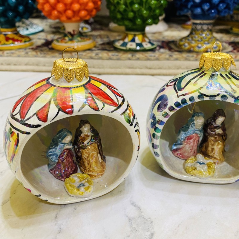 Bola de Navidad con Belén, esmalte Nácar, cerámica Caltagirone, altura 10cm - 