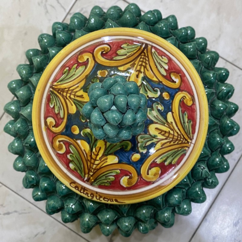 Słoik lub pudełko na biżuterię w kształcie szyszki sycylijskiej, ceramika Caltagirone Ø ok. 26 cm. (1 szt.) Różne dekora