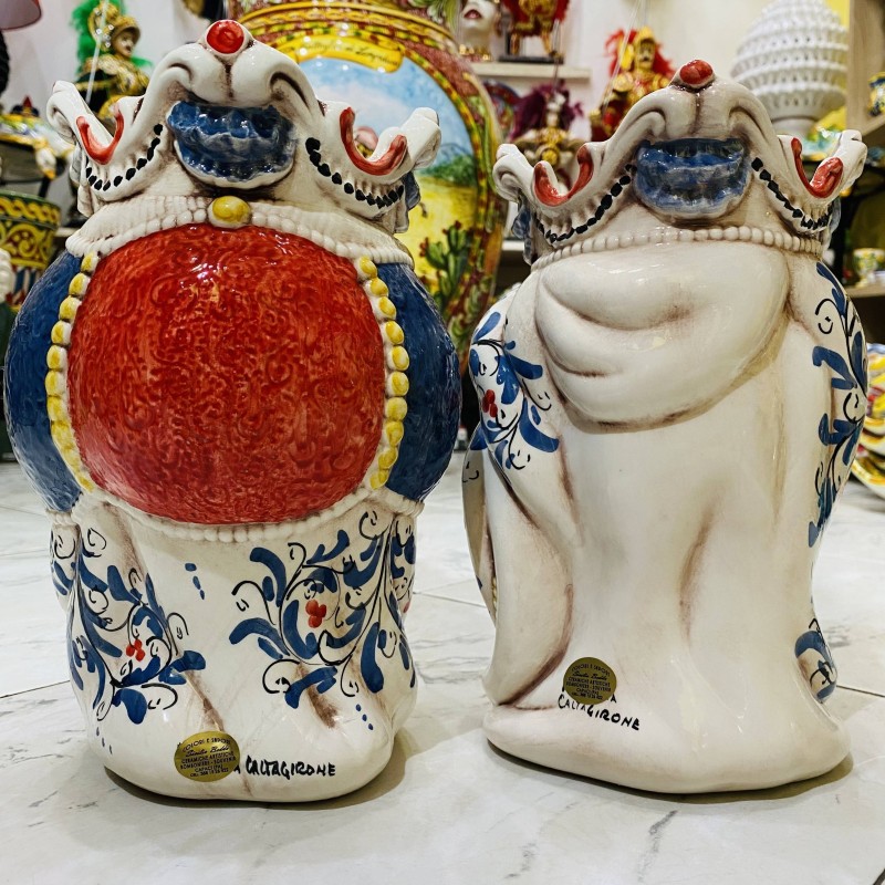 Par de cabeças Caltagirone castanhas escuras com decoração floral vermelha e azul, altura 25 cm - 