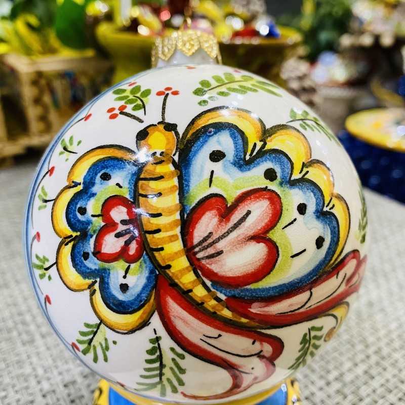 Julboll i fin hand dekorerad keramik - storlek stor diameter 10 cm - 