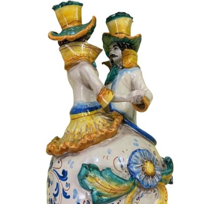 Tanzende Signorotti, Lumiere aus Caltagirone-Keramik, Reliefdekorationen – Höhe ca. 50 cm - 