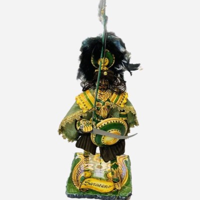 Sizilianische Marionette, Paladin aus Caltagirone-Keramik – karolingische Linie – Sockel aus Lavastein – SARACENO – 55 x