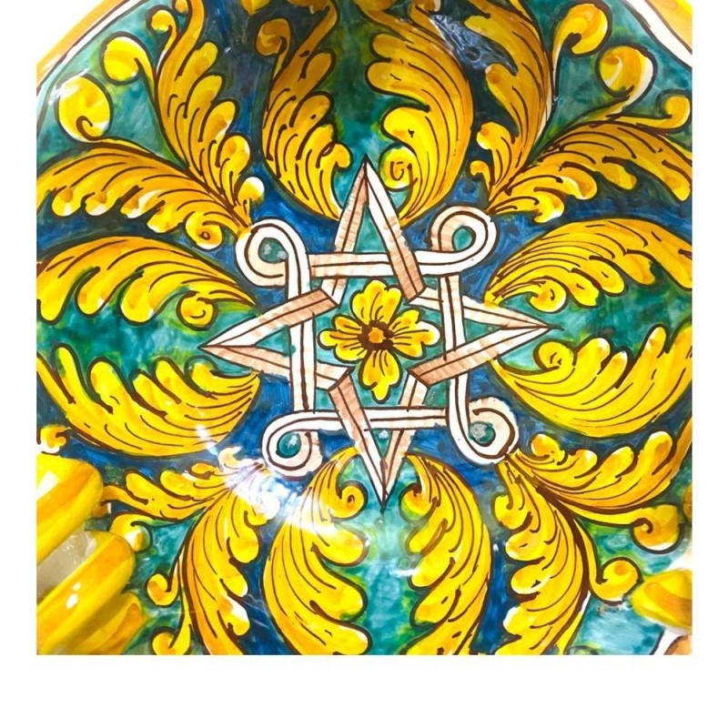 Bågat mittstycke med serpentinhandtag, Caltagirone-keramik, 2 storleksalternativ (1 st) barock och geometrisk, grön/blå 