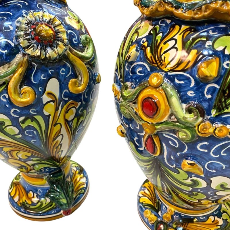 Paire de Signorotti, Lumière en céramique de Caltagirone, décors en relief - Hauteur environ 50 cm - 