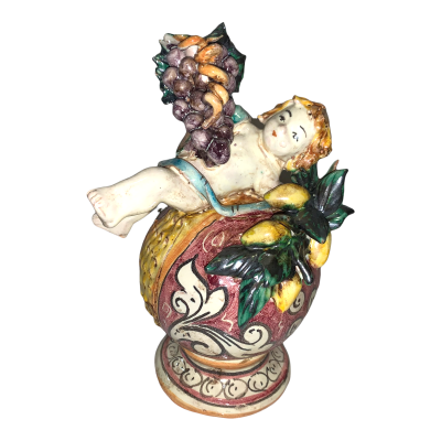 Putto on esfera com frutas em cerâmica Caltagirone - h 19 cm aprox. (1pc) em diferentes opções de decoração - 